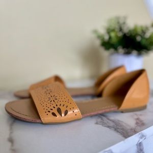 Sandals flats